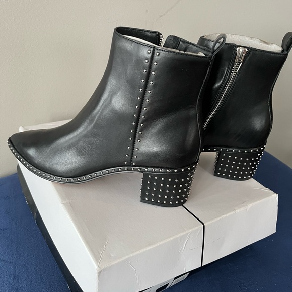 Dolce Vita black leather Brook boots w/stud details. - Picture 1 of 5
